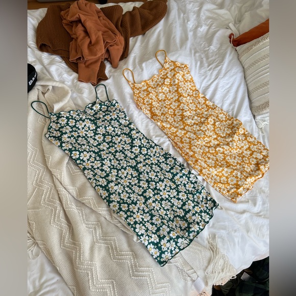 2 shein dresses - Picture 4 of 4